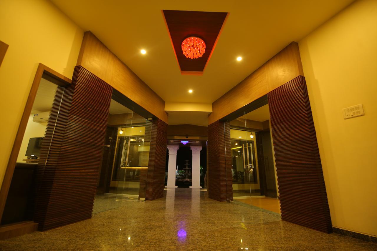 Saubhagya Inn International Lucknow Bagian luar foto